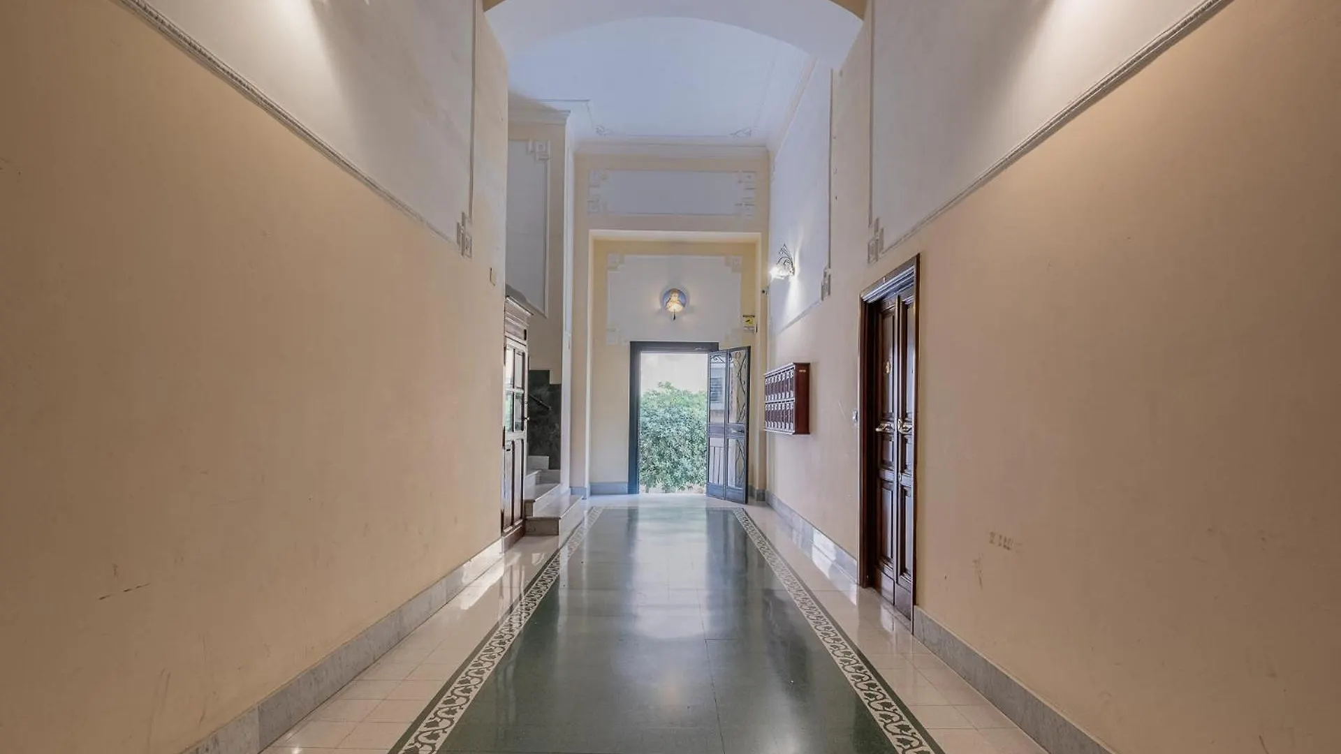 Castel Sant Angelo'S Harmonious Apartment