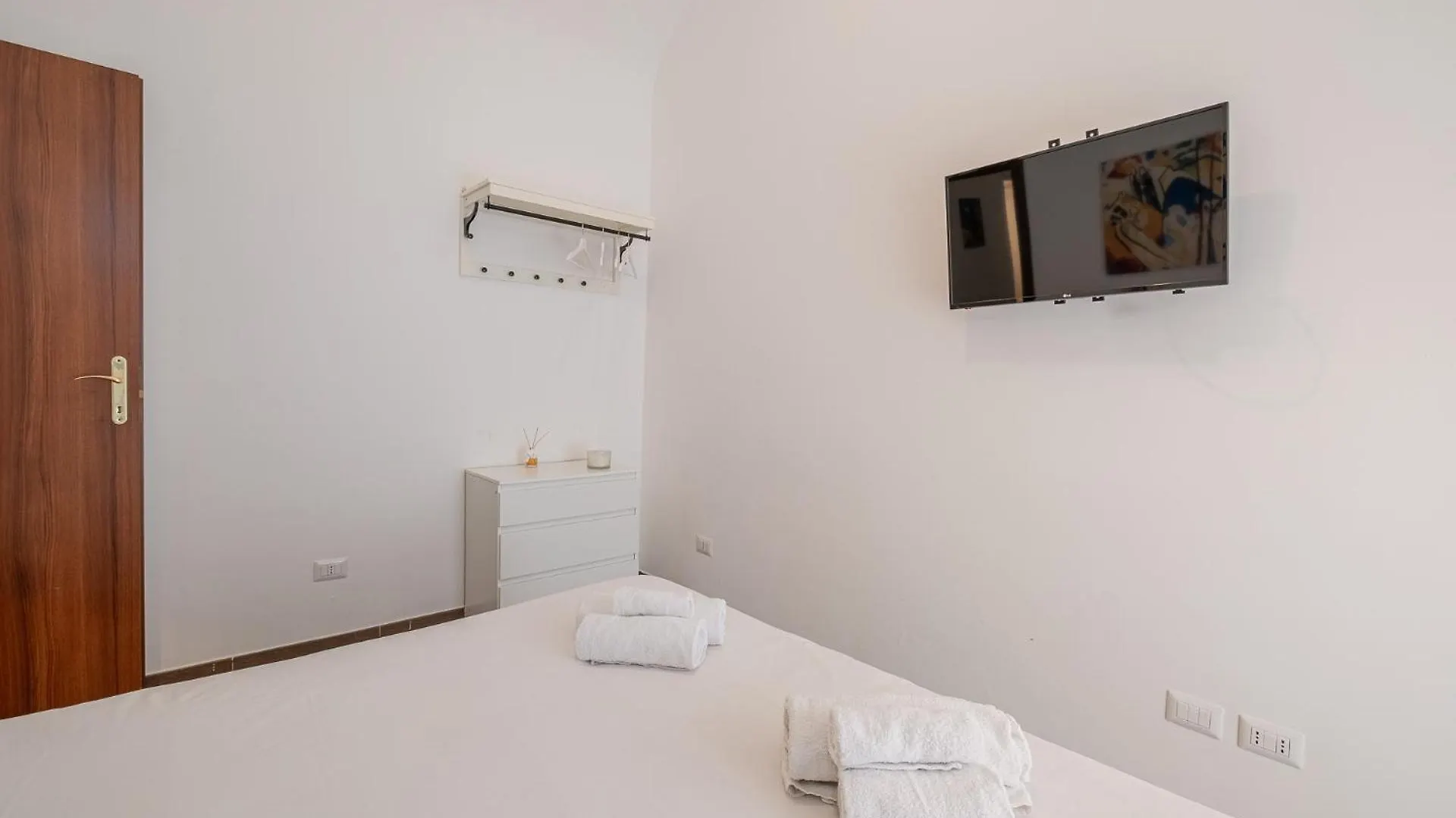 Castel Sant Angelo'S Harmonious Apartment