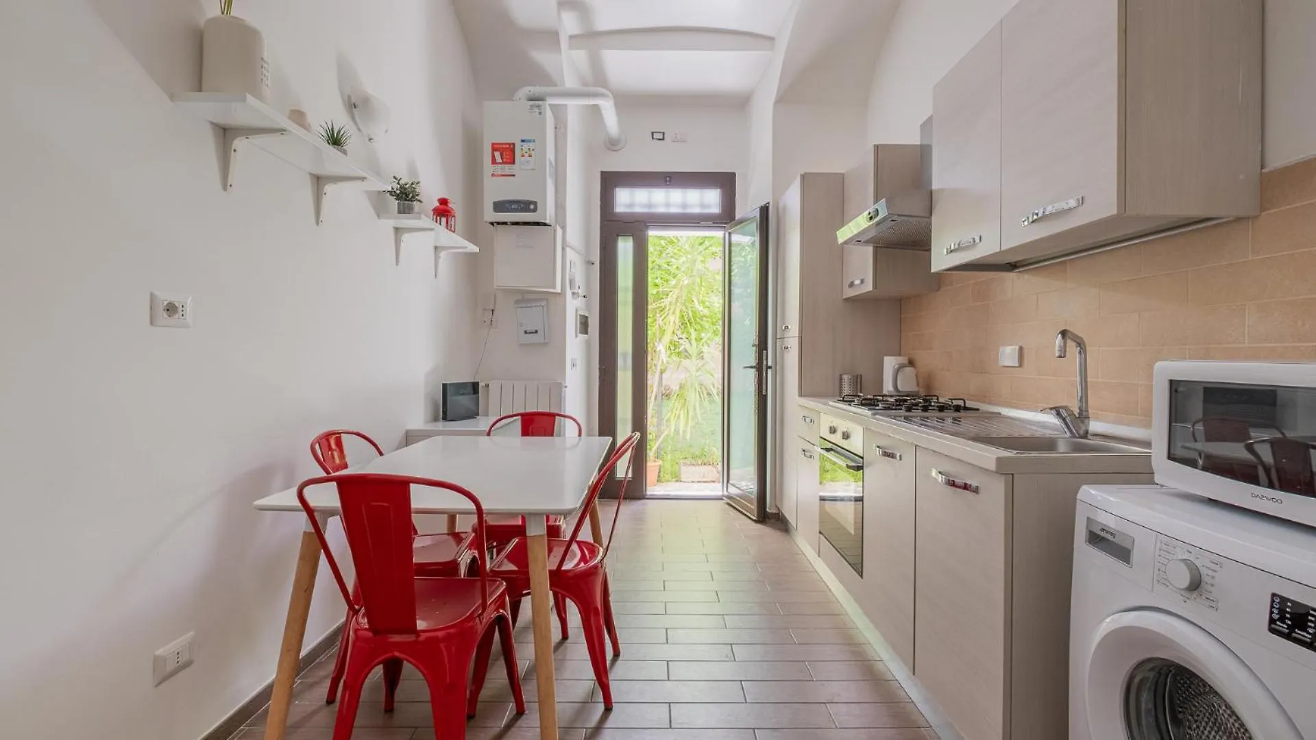 Castel Sant Angelo'S Harmonious Apartment